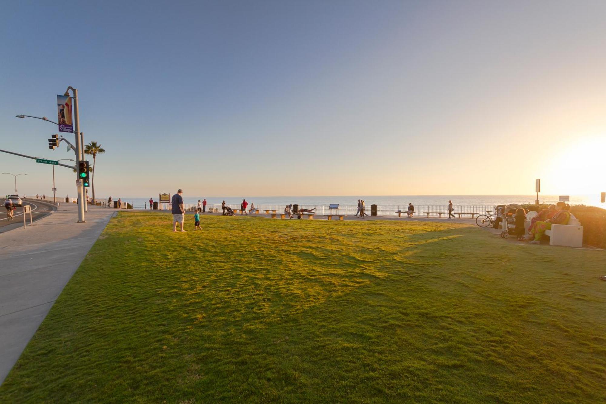 90 Walk Score, Steps To Beach, Dining Carlsbad Exterior foto